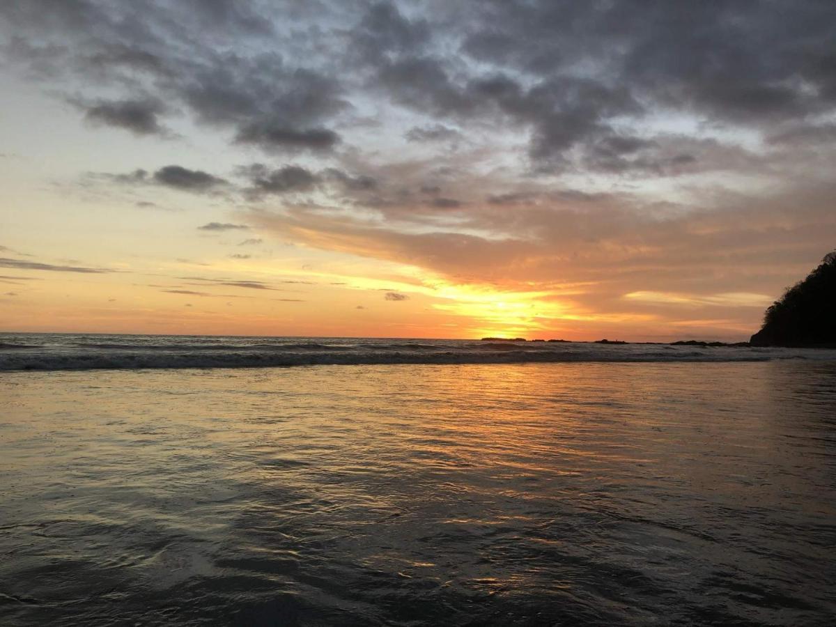 Apartamento De Lujo Las 3 Gotas Jaco, Frente Al Mar Con Vista A La Playa Exterior foto