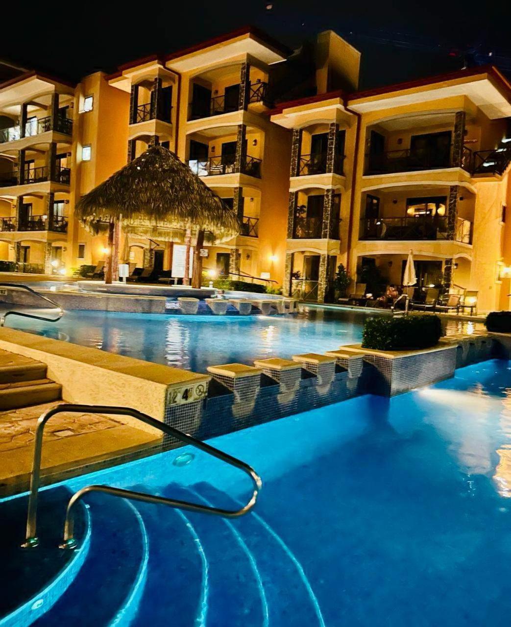 Apartamento De Lujo Las 3 Gotas Jaco, Frente Al Mar Con Vista A La Playa Exterior foto