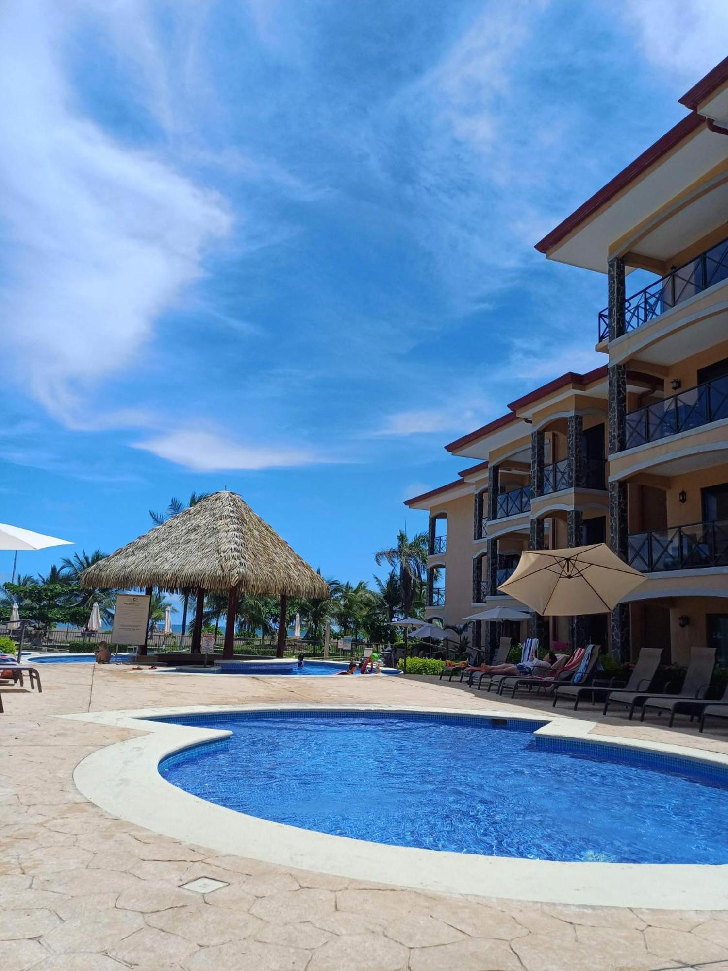 Apartamento De Lujo Las 3 Gotas Jaco, Frente Al Mar Con Vista A La Playa Exterior foto
